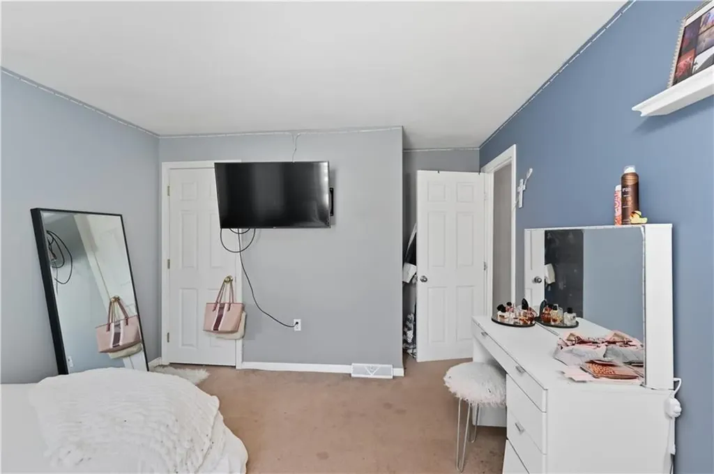 37 Carriage Road Cranston RI 02920