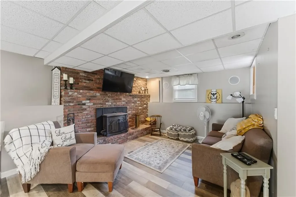 37 Carriage Road Cranston RI 02920