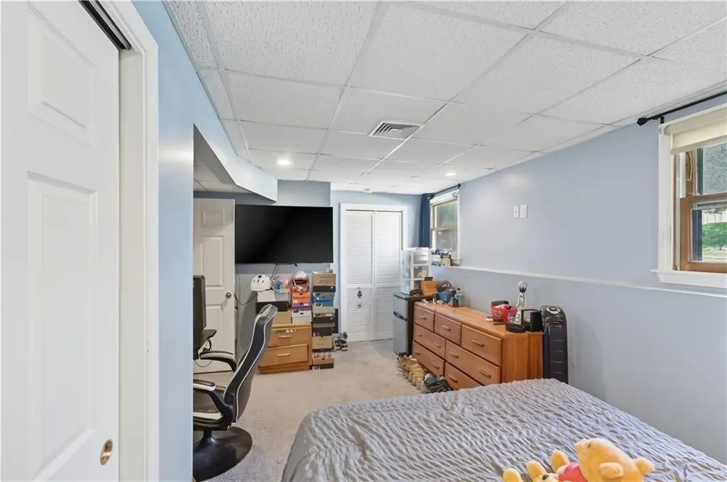 37 Carriage Road Cranston RI 02920