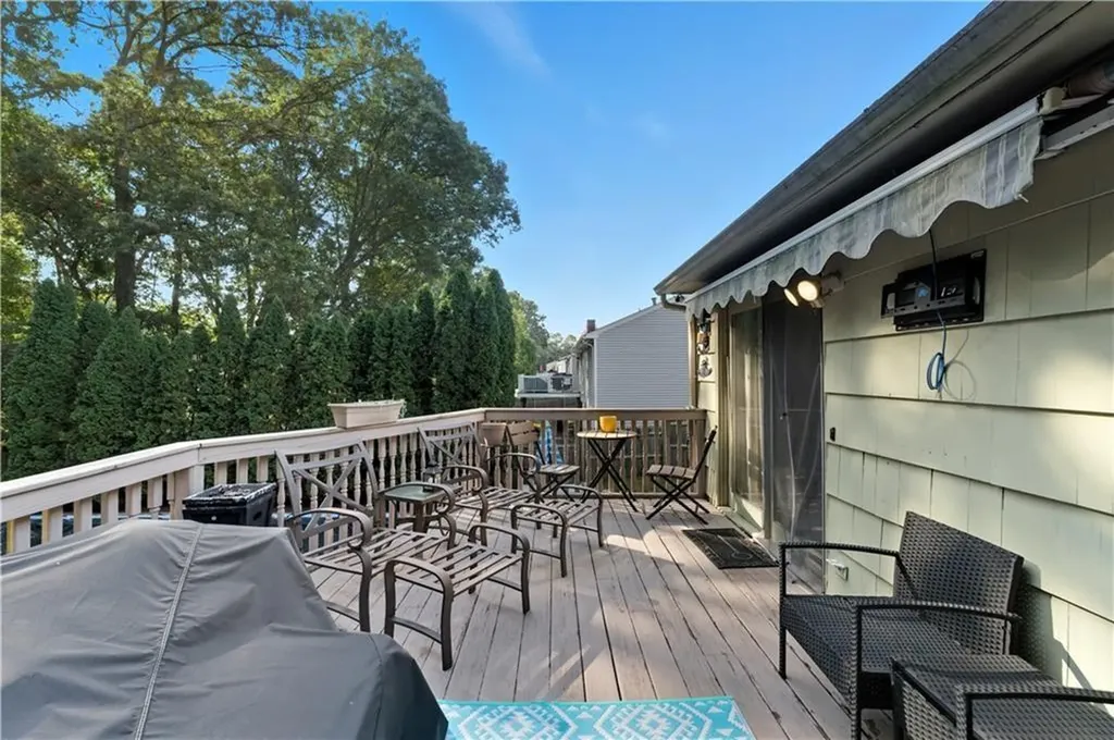 37 Carriage Road Cranston RI 02920