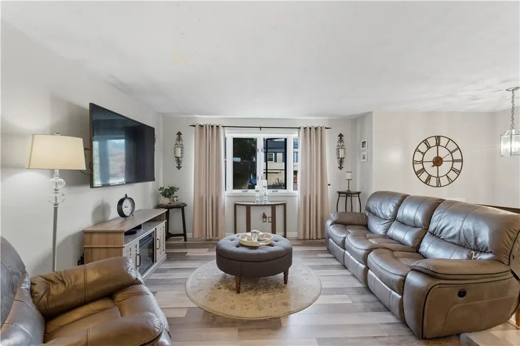 37 Carriage Road Cranston RI 02920