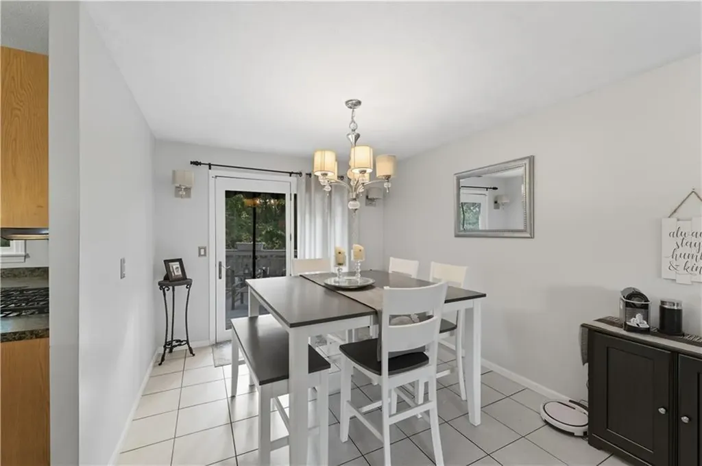 37 Carriage Road Cranston RI 02920