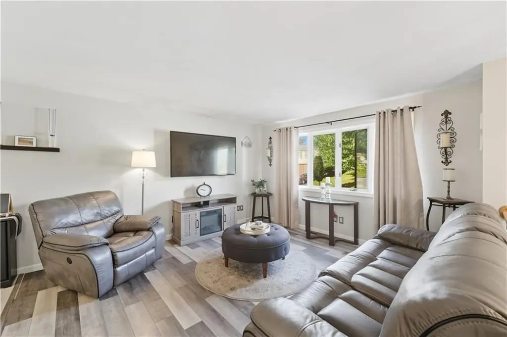 37 Carriage Road Cranston RI 02920