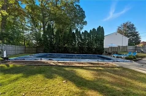 37 Carriage Road Cranston RI 02920