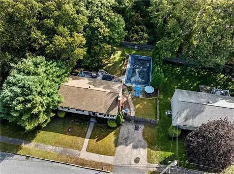 37 Carriage Road Cranston RI 02920