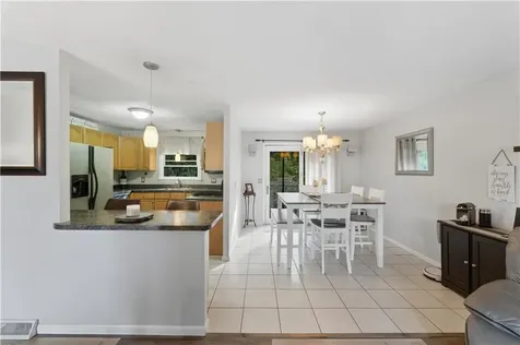 37 Carriage Road Cranston RI 02920