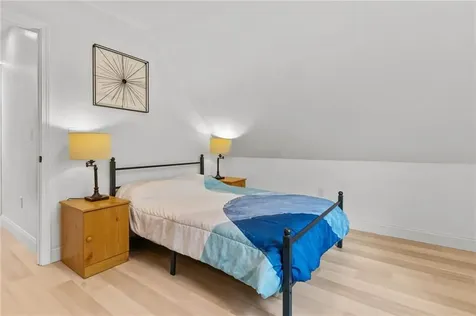 825 Hope Street Bristol RI 02809