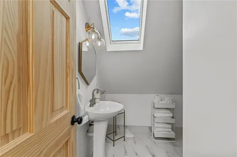 825 Hope Street Bristol RI 02809