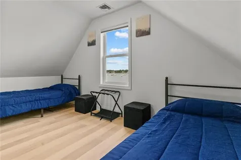 825 Hope Street Bristol RI 02809