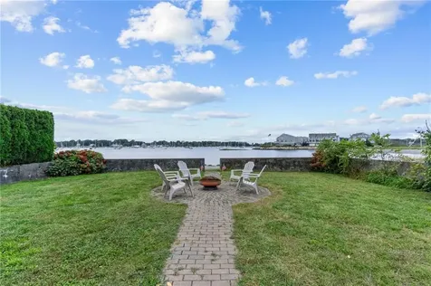 825 Hope Street Bristol RI 02809