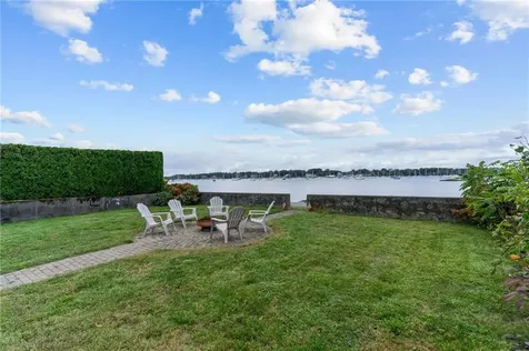 825 Hope Street Bristol RI 02809