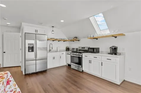 825 Hope Street Bristol RI 02809