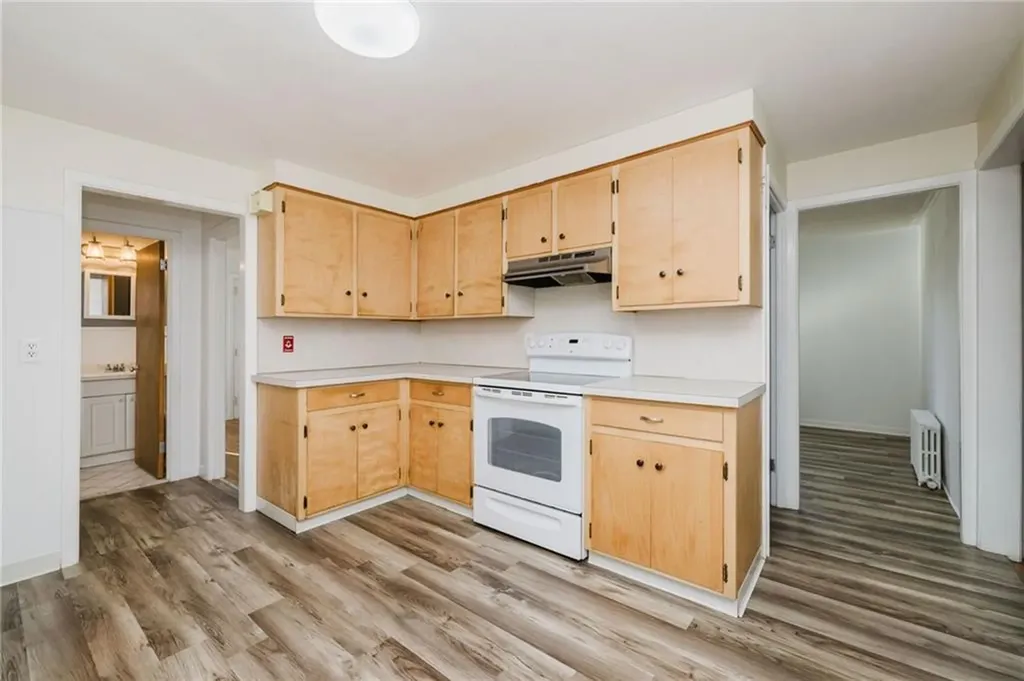 17 Whitaker Avenue East Providence RI 02916