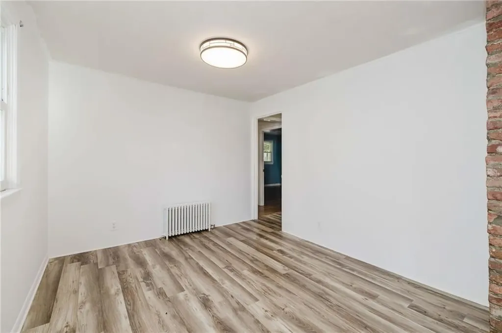 17 Whitaker Avenue East Providence RI 02916