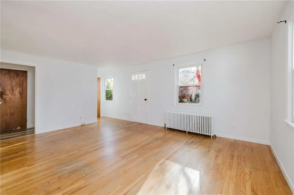 17 Whitaker Avenue East Providence RI 02916