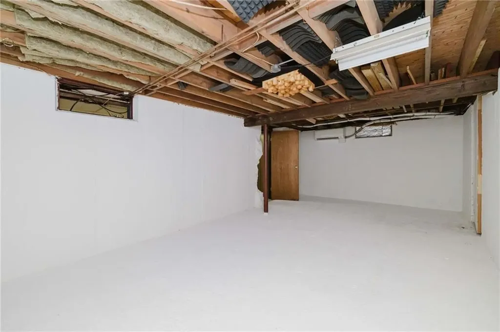 17 Whitaker Avenue East Providence RI 02916