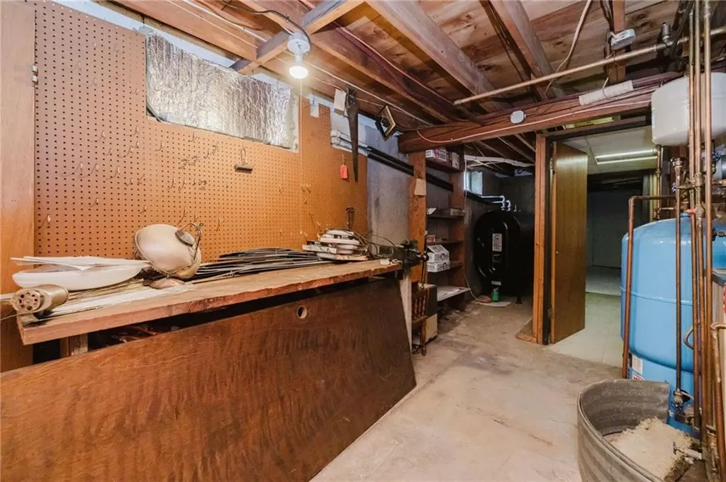 17 Whitaker Avenue East Providence RI 02916