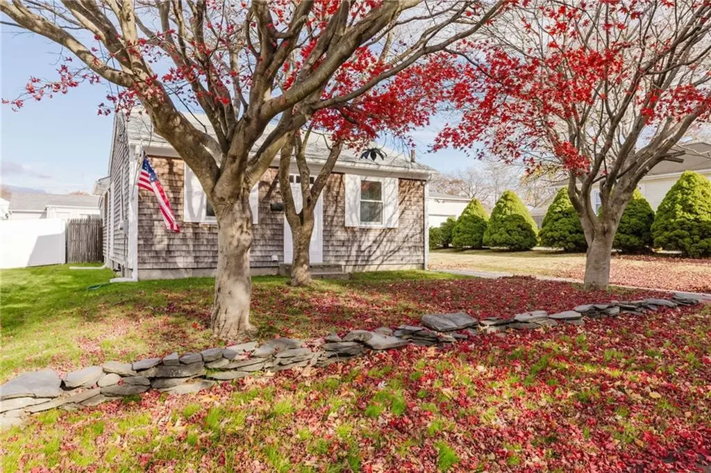 17 Whitaker Avenue East Providence RI 02916