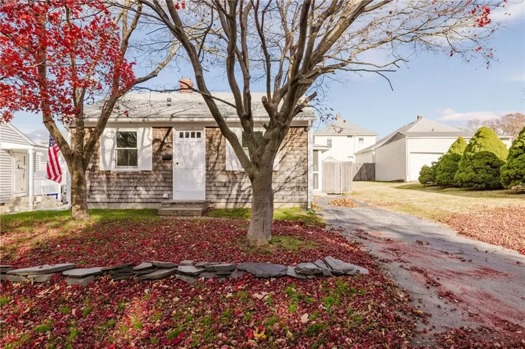 17 Whitaker Avenue East Providence RI 02916