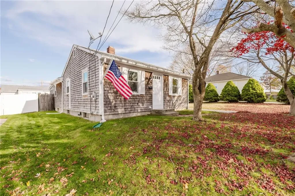 17 Whitaker Avenue East Providence RI 02916