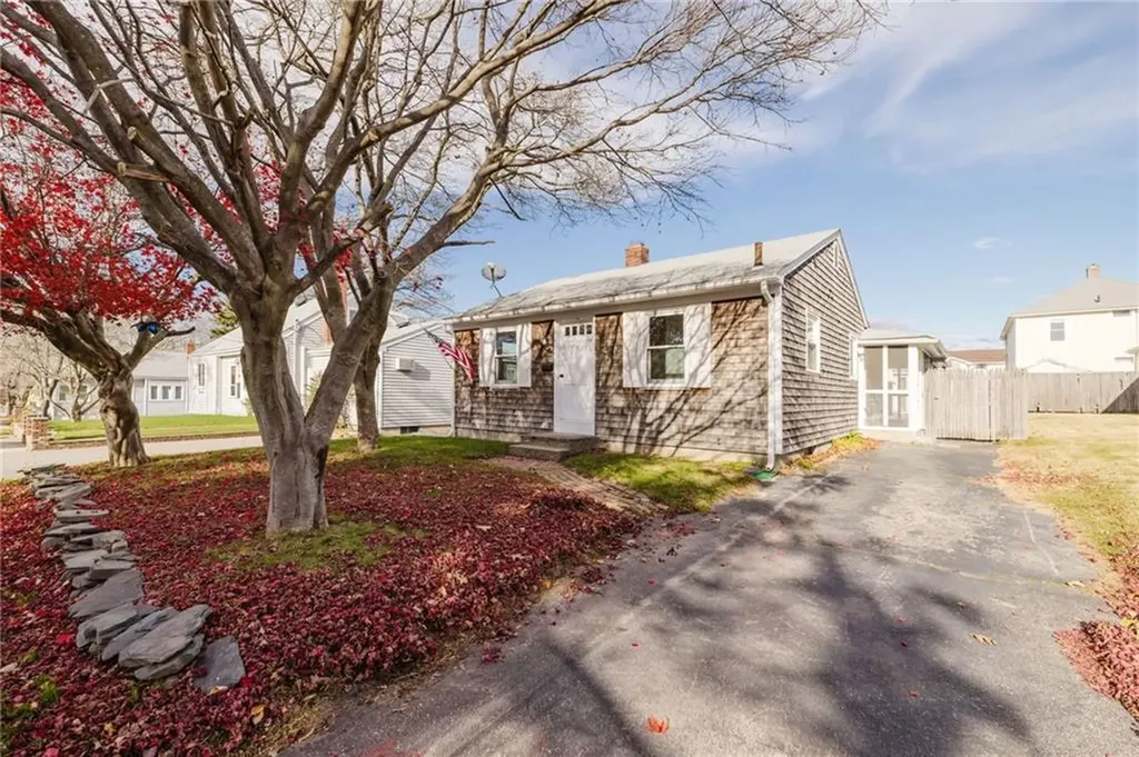 17 Whitaker Avenue East Providence RI 02916