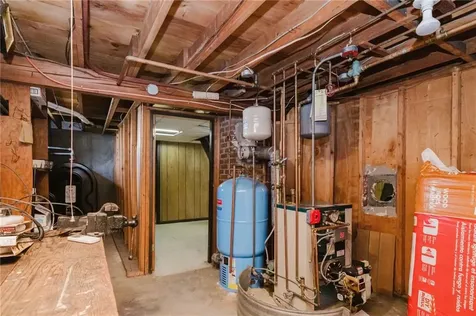 17 Whitaker Avenue East Providence RI 02916