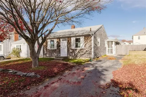 17 Whitaker Avenue East Providence RI 02916