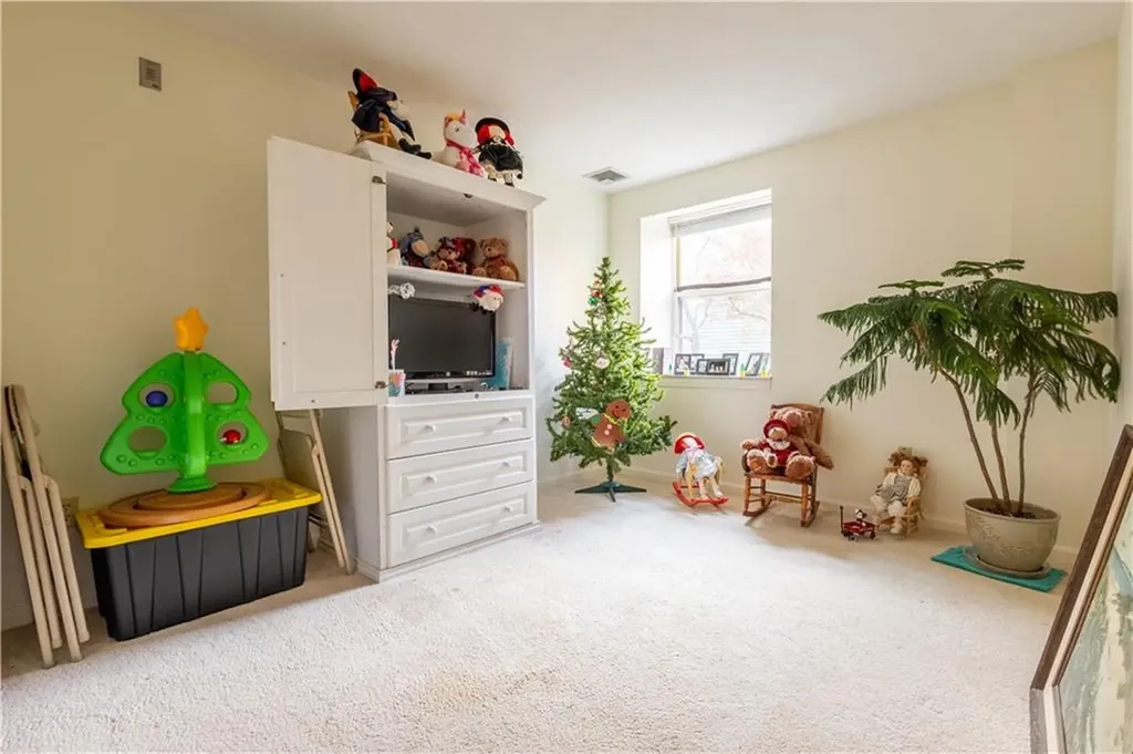 3524 West Shore Road Warwick RI 02886