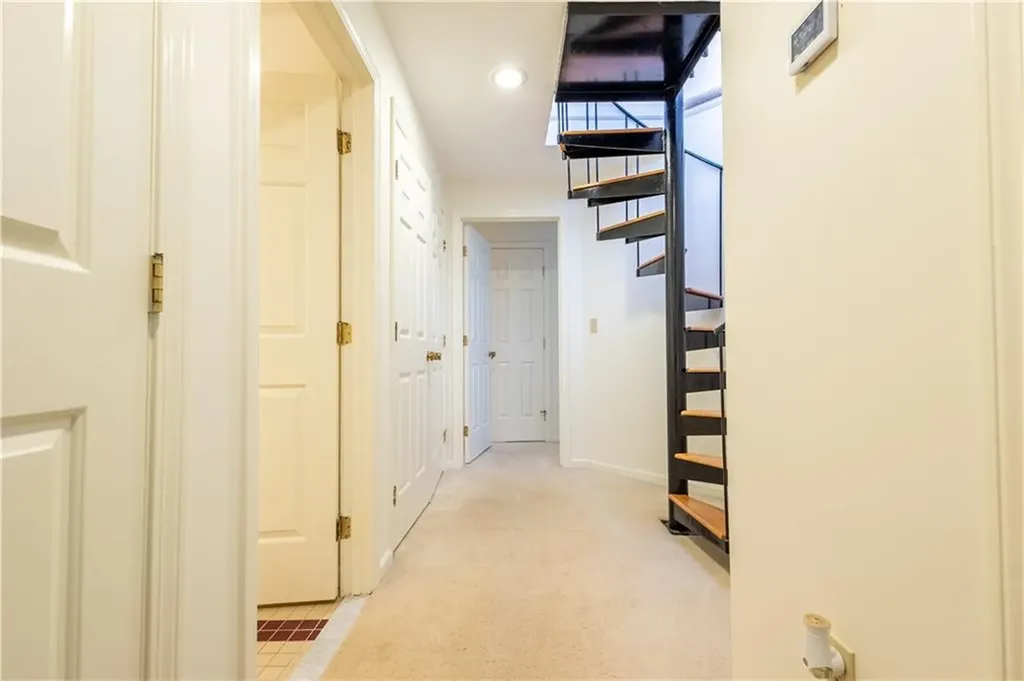 3524 West Shore Road Warwick RI 02886