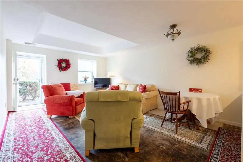 3524 West Shore Road Warwick RI 02886