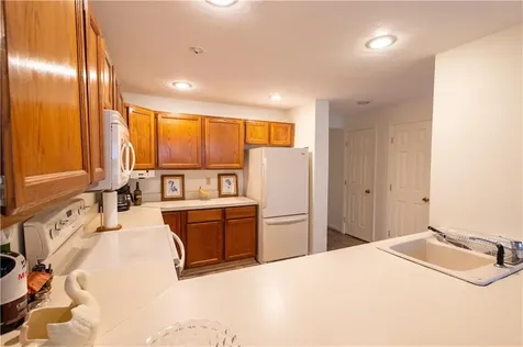 3524 West Shore Road Warwick RI 02886