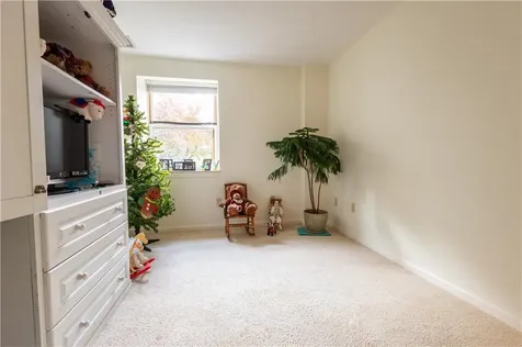 3524 West Shore Road Warwick RI 02886