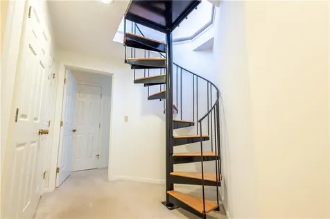 3524 West Shore Road Warwick RI 02886