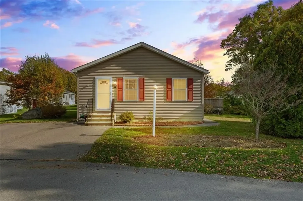 84 Lark Lane Tiverton RI 02878