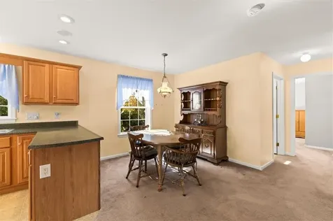 84 Lark Lane Tiverton RI 02878