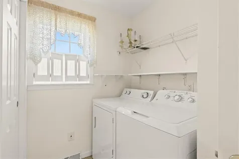 84 Lark Lane Tiverton RI 02878