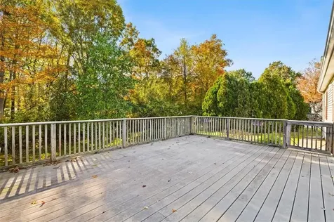 84 Lark Lane Tiverton RI 02878