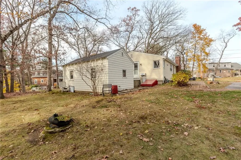 28 Lakeview Drive Smithfield RI 02828