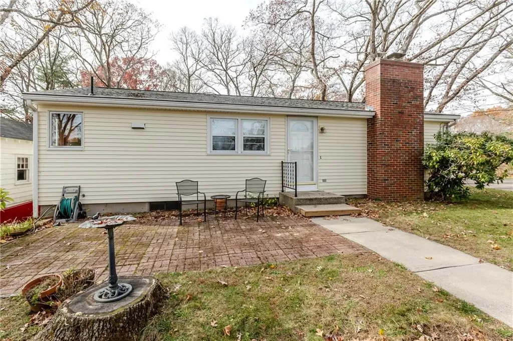 28 Lakeview Drive Smithfield RI 02828