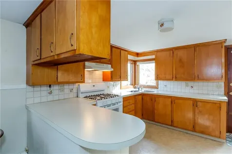 28 Lakeview Drive Smithfield RI 02828