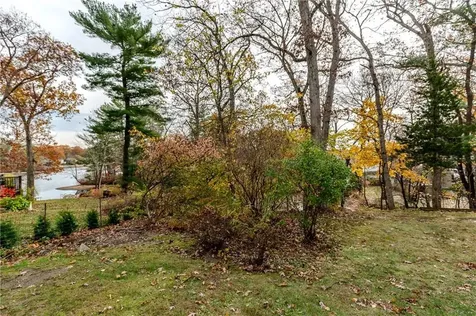 28 Lakeview Drive Smithfield RI 02828