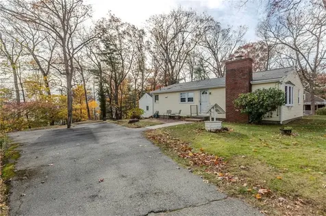 28 Lakeview Drive Smithfield RI 02828