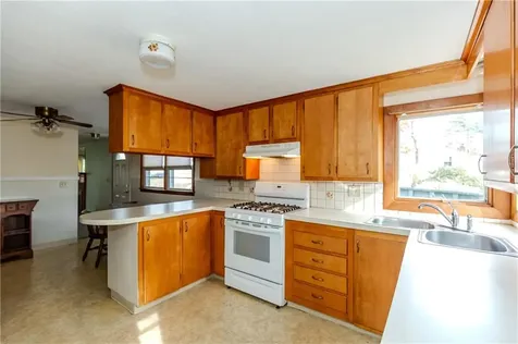 28 Lakeview Drive Smithfield RI 02828