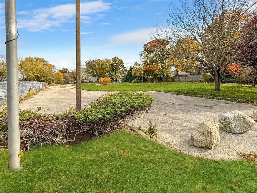 149 W Main Road Middletown RI 02842