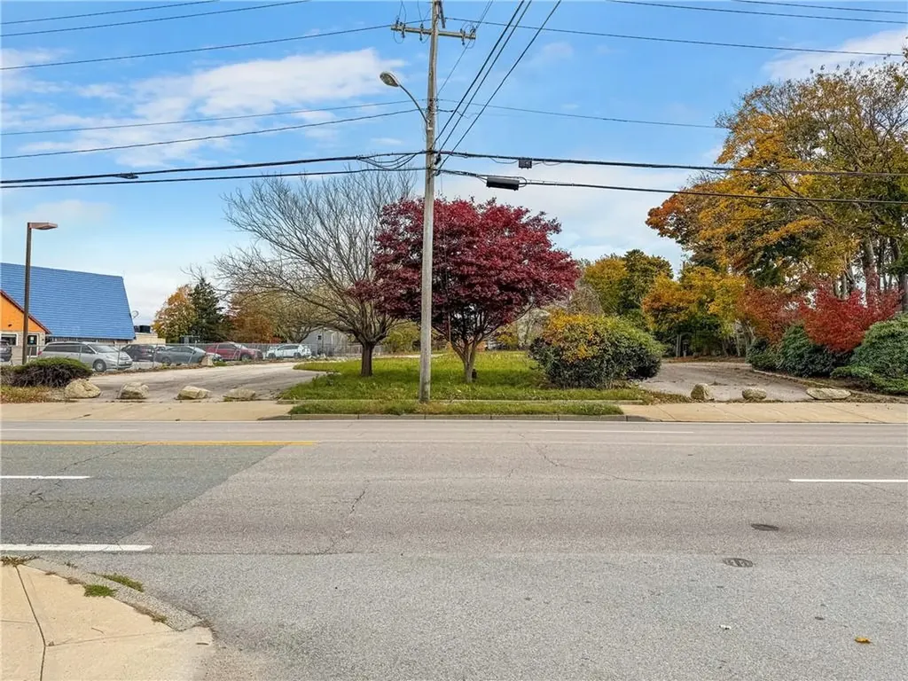 149 W Main Road Middletown RI 02842