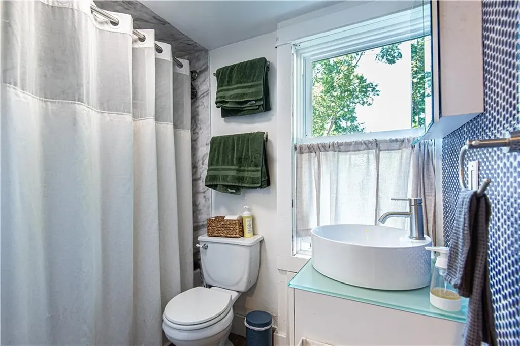 274 Admiral Street Providence RI 02908