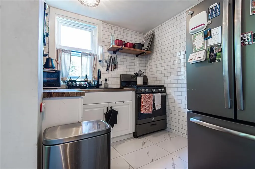 274 Admiral Street Providence RI 02908