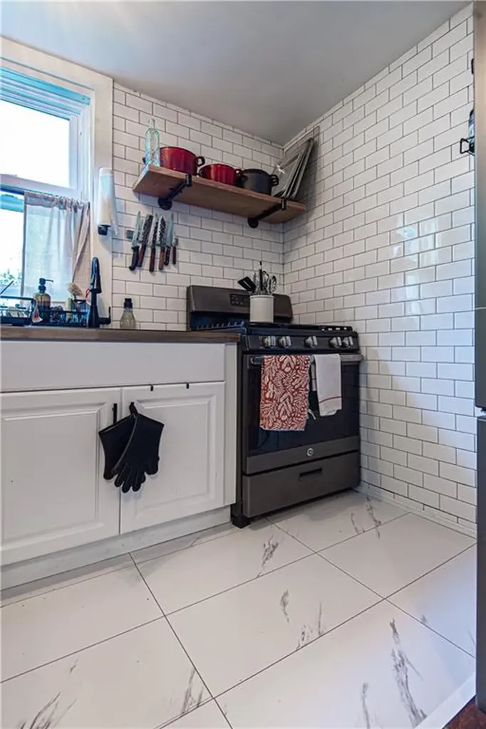 274 Admiral Street Providence RI 02908