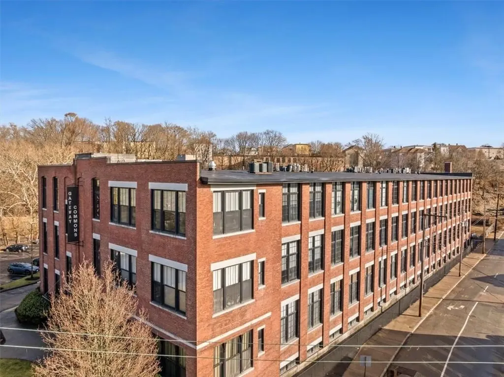 685 Social Street Woonsocket RI 02895