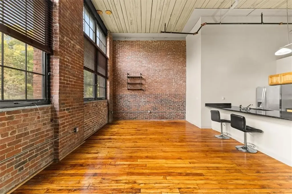 685 Social Street Woonsocket RI 02895